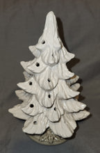Ceramic Decoration - Tree, Nowell: Small; Base - Holly; Lighted