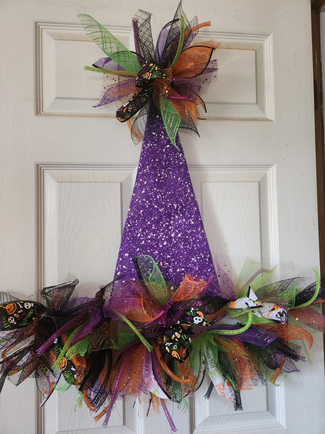 Wreath Decoration - Purple Hat, Halloween Theme