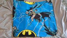 ﻿This warm fleece pillowcase is sure to keep warm at night. This cool Batman pillowcase is sure to be a favorite for any little boy or girl. 